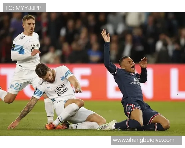 法甲联赛即将重启！巴黎圣日耳曼保持领先优势，马赛球迷期待逆袭